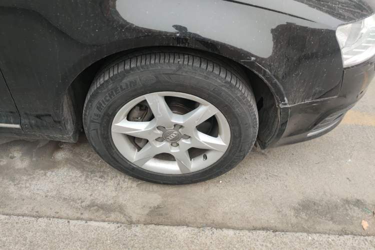 Used Audi A6L 2011 2.0 TFSI Automatic Standard Edition Right Front Wheel Hub