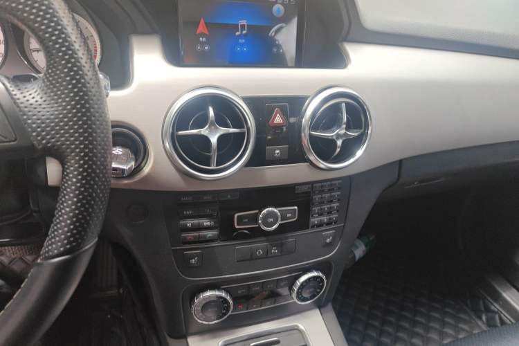 Used Mercedes-Benz GLK-Class 2013 GLK 300 4MATIC Dynamic Sunroof Model Audio And AC Panel