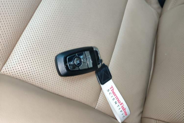 Used Lincoln Corsair 2020 2.0T Two-Wheel Drive Luxury Edition Vehicle Key