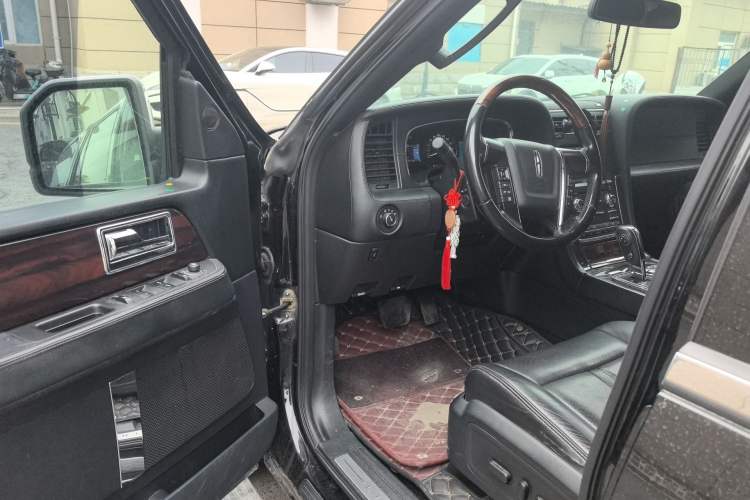 Used Lincoln Navigator 2016 3.5T AWD Driver Seat
