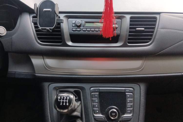 Used SAIC MAXUS G10 2023 2.0T Manual Multi-Function Version Diesel 7 Seats
