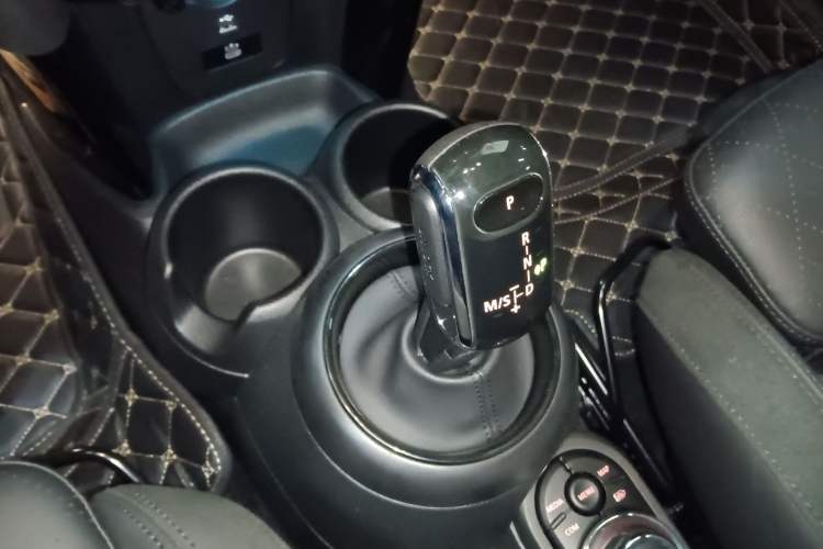 Used MINI MINI 2023 Facelift 2.0T COOPER S Artist Five-Door Edition