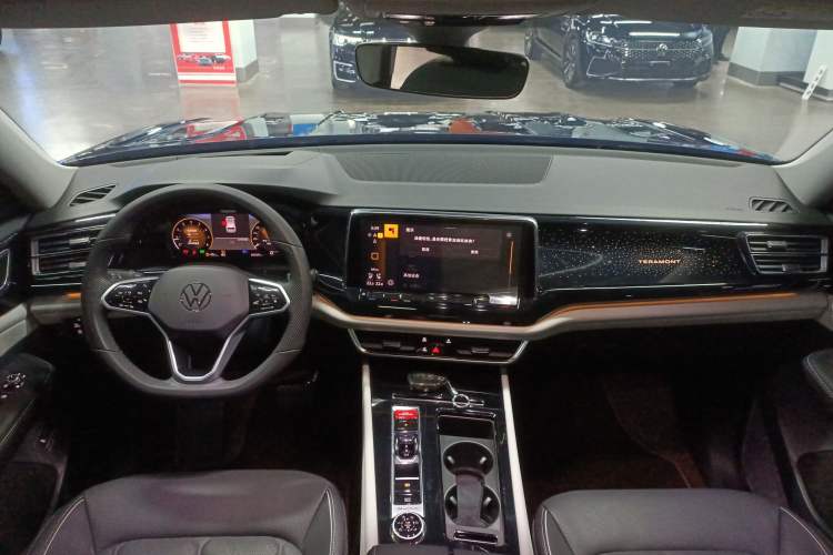 Used Volkswagen Teramont 2024 380TSI Four-Wheel Drive Prestige Flagship Edition Center Console