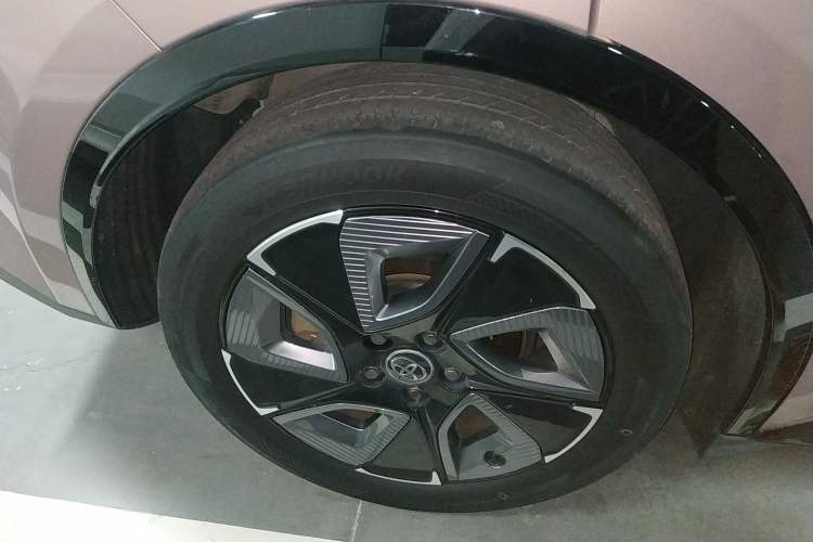 Used Toyota bZ3 2023 616 km Long-Range Premium
