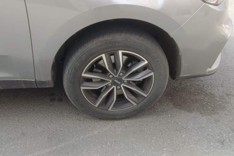 Used Wey VV5 2021 1.5T Two-Wheel Drive Color Pioneer
