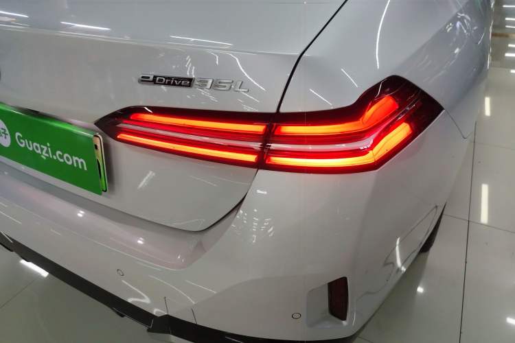 Used BMW i5 2024 eDrive 35L Luxury Model with M Sport Package
