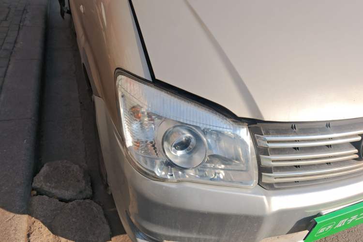 Used FORTHING Lingzhi 2015 M3 1.6L 7-Seater Luxury Model
