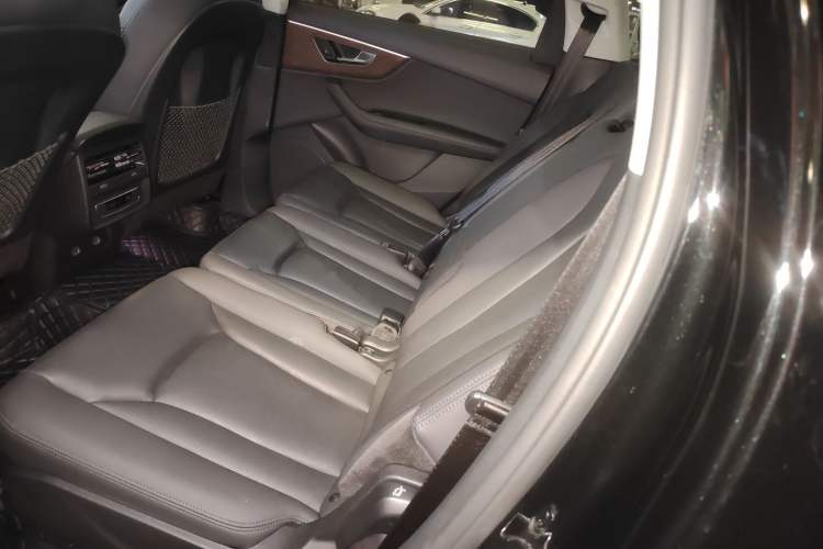 Used Audi Q7 2023 45 TFSI quattro S line Sport model