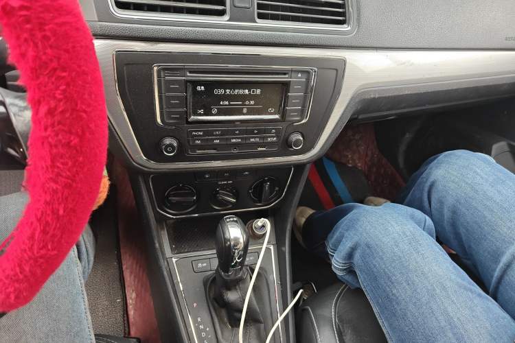 Used Volkswagen Gran Lavida 2015 230TSI DSG Comfort Edition
