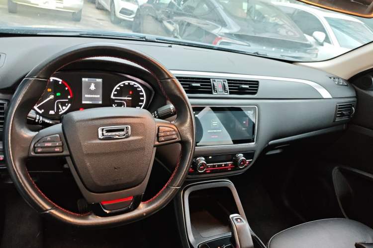 Used Qoros 5 2019 Qoros 5S 1.6 TGDI Leading Model
