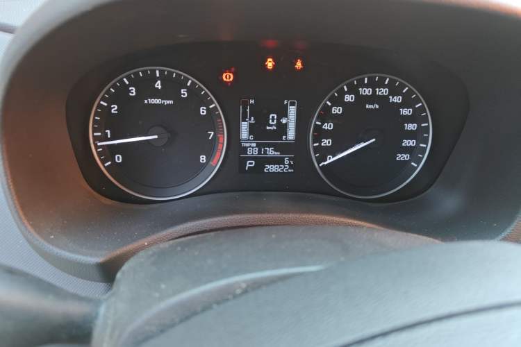 Used Hyundai ix25 2015 1.6L Automatic Two-Wheel Drive Smart GLS Trim Odometer Close Up