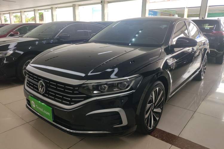 Used Volkswagen Passat 2023 Facelift 330TSI Luxury Edition