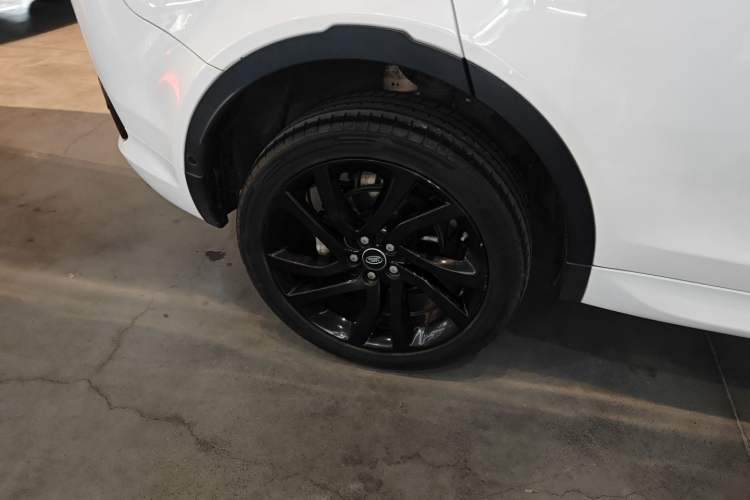 Used Land Rover Discovery Sport 2019 240 PS SE Dynamic Version China VI Standard Right Rear Wheel Hub