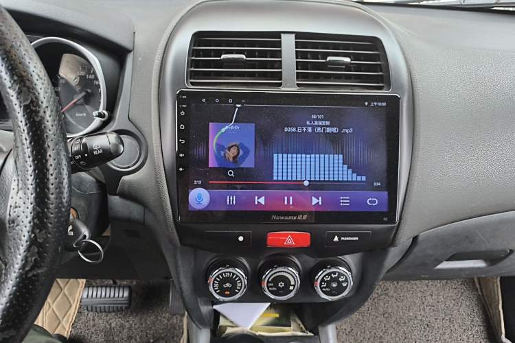 Used Mitsubishi ASX 2013 2.0L CVT Two-Wheel Drive Elite Edition Audio And AC Panel