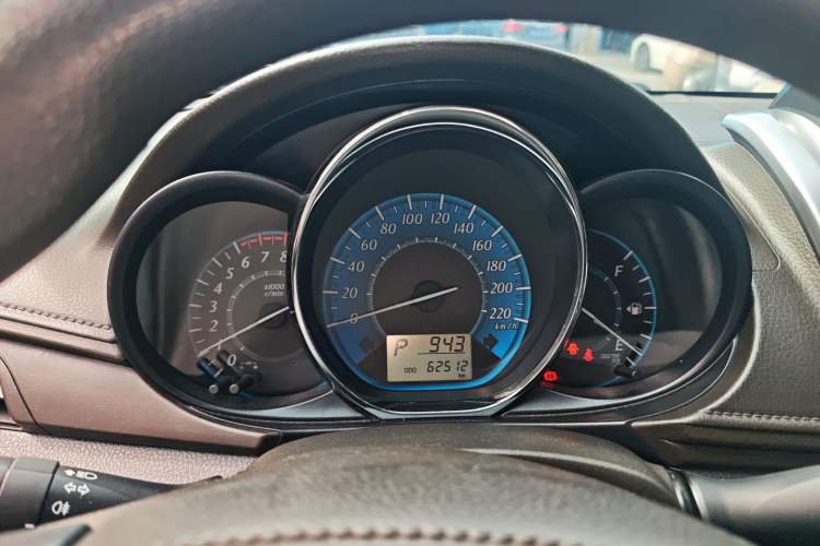 Used Toyota YARiS L Zhi Xuan 2015 1.5E Automatic Charm Edition
