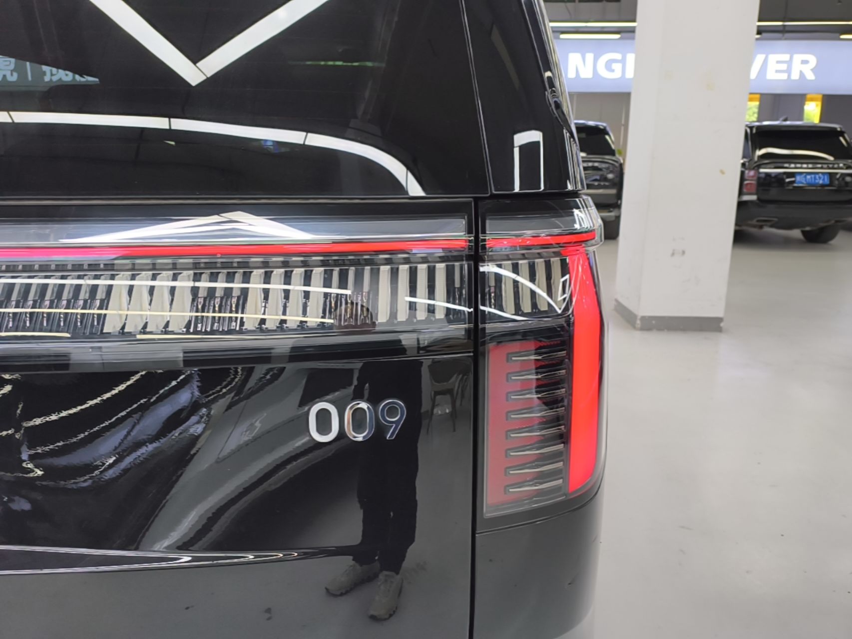 Zeekr 009 2024 Six-Seat Executive Version 4WD 108 kWh — снимка 9