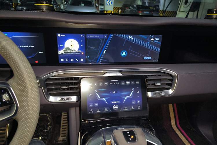 Used Hongqi E-HS9 2021 510 km Range Flagway Edition Six Seats Audio And AC Panel