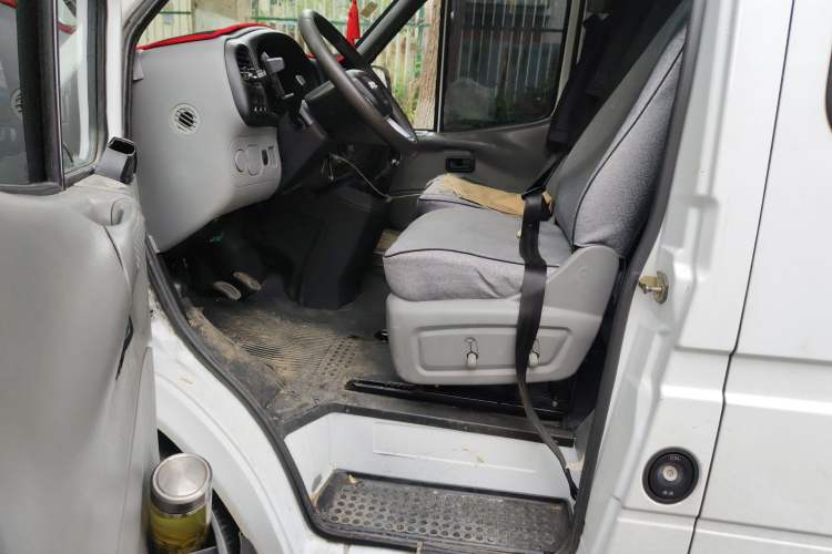 Used JMC Transit 2019 2.8T Commercial Version Short Wheelbase Mid-Roof 6-Seater China VI JX493