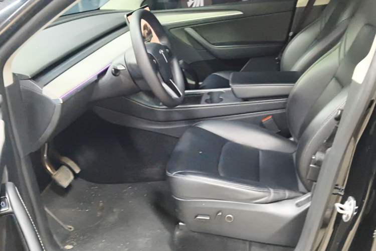 Used Tesla Model Y 2023 Rear-Wheel-Drive Version