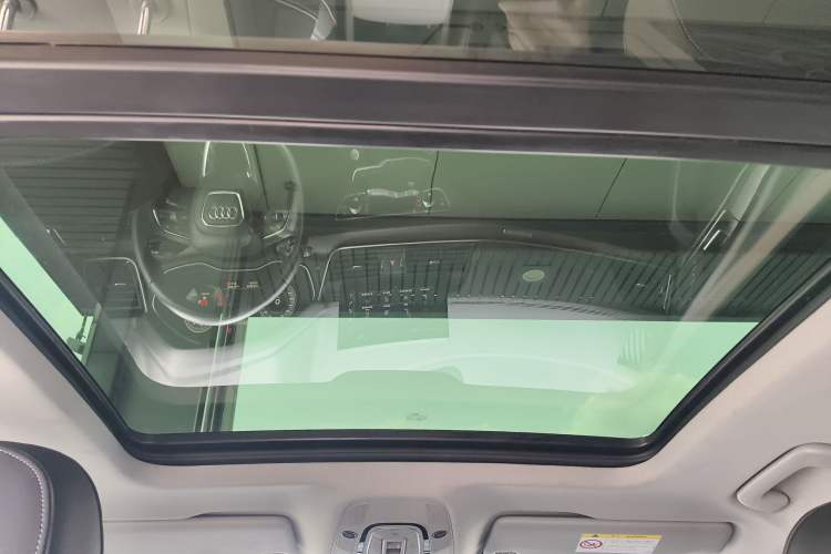 Used Audi Q5L 2021 40 TFSI Luxury Dynamic Edition Headliner