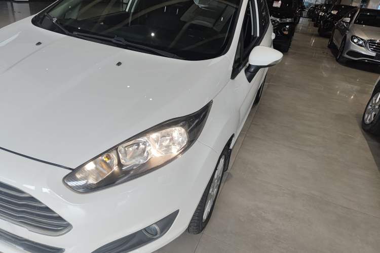 Used Ford Fiesta 2013 Hatchback 1.5L Automatic Fashion Edition