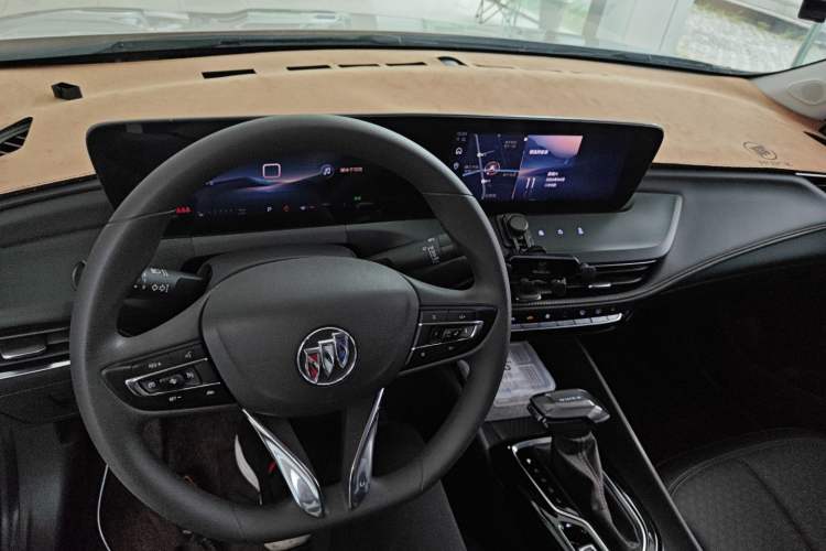 Used Buick Verano 2023 Pro Enjoyment Edition Center Console