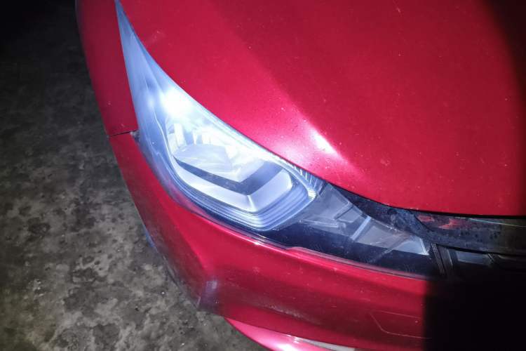 Used Luxgen S3 2016 1.6L CVT Smart Enjoyment Model Right Front Headlight