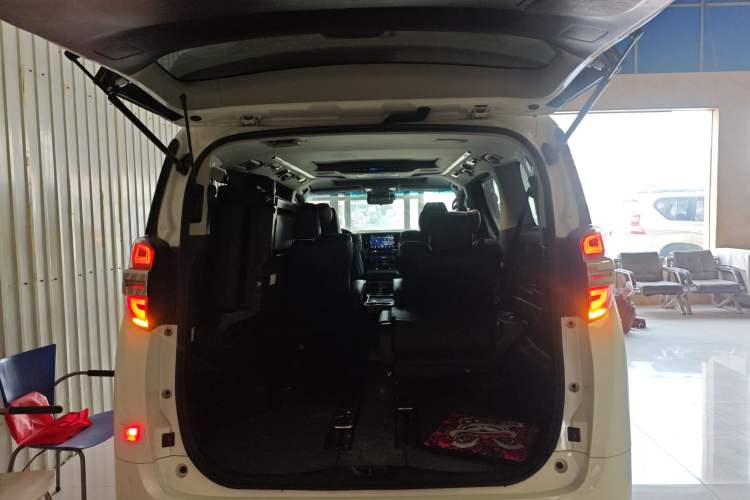 Used Toyota Vellfire 2019 Dual-Engine 2.5L HV Luxury Edition