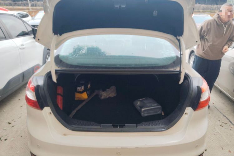 Used Ford Focus 2012 Sedan 1.6L Manual Fashion Edition
