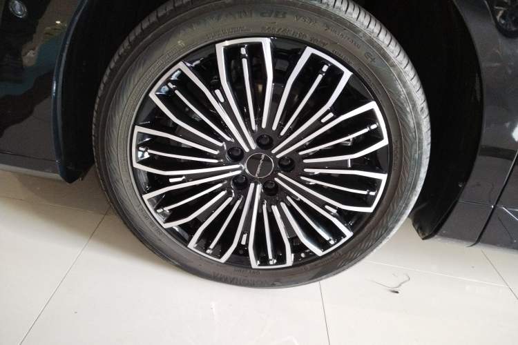 Used FORTHING Xinghai V9 2024 1.5TD 200km Qingyunti Series Flagship Edition
