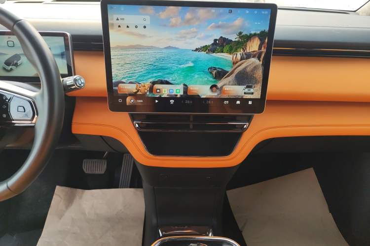 Used Geely Galaxy LEVC L380 2024 140-Degree 6-Seater All-Wheel-Drive Ultra