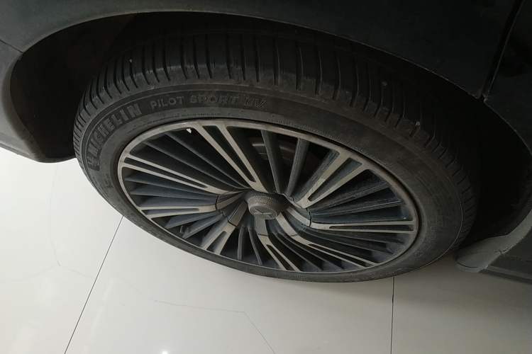 Used XPeng G9 2024 570 Pro Right Rear Wheel Hub