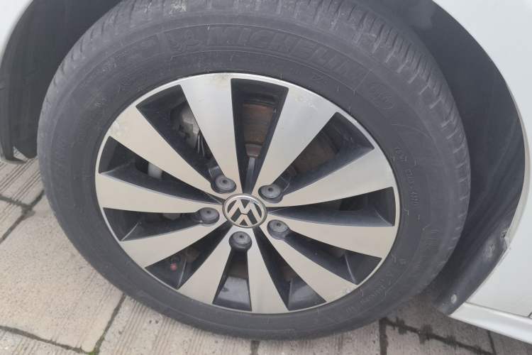 Used Volkswagen Sagitar 2017 230TSI Automatic Comfort Version
