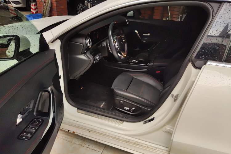 Used Mercedes-Benz CLA 2022 Refreshed CLA 200 Shooting Brake Driver Seat