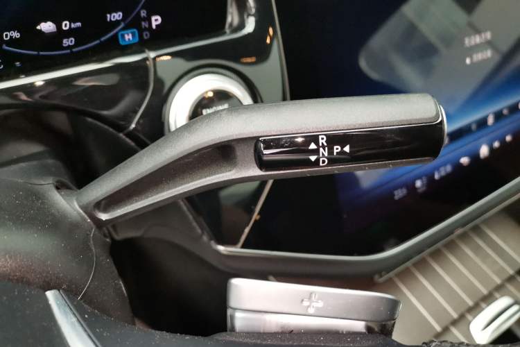 Used Mercedes-Benz E-Class New Energy 2024 E 350 e L Plug-in Hybrid Sedan Gear Lever