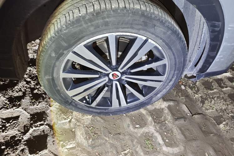 Used Roewe RX5 New Energy 2017 eRX5 50T Hybrid Connected Prestige Flagship Edition Right Front Wheel Hub