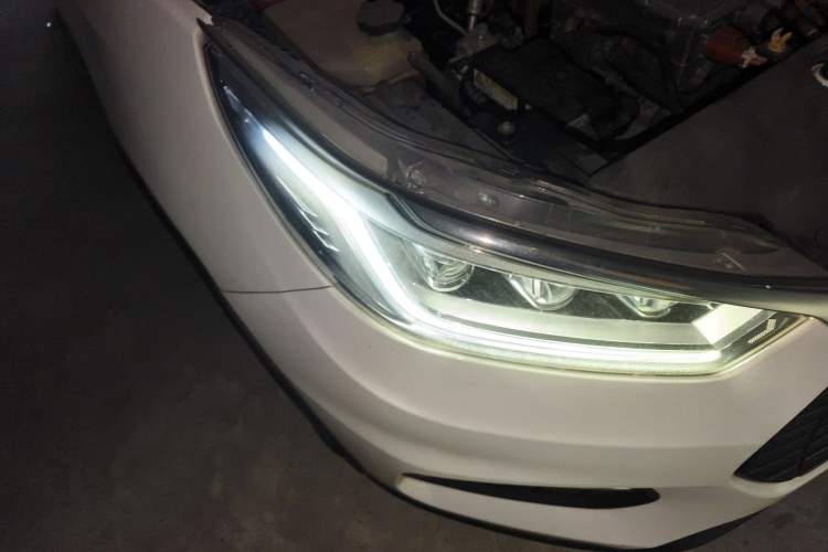Used BYD Yuan New Energy 2019 EV535 Smart Connect Trendsetting Model Right Front Headlight