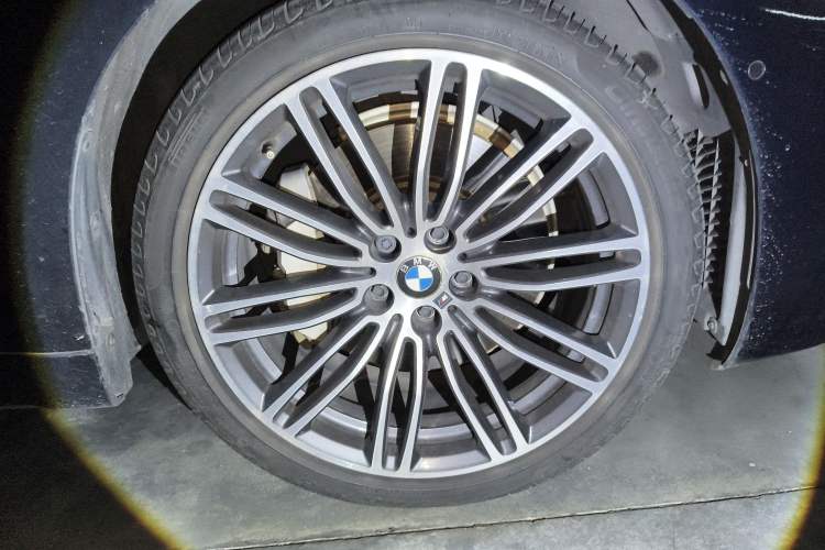 Used BMW 5 Series 2018 Restyled 530Li Leading Edition M Sport Package