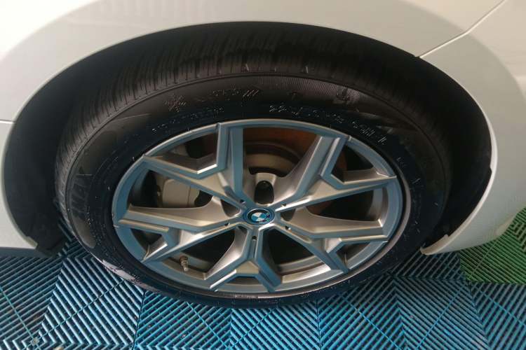 Used BMW i3 2024 eDrive 35 L Exterior 4