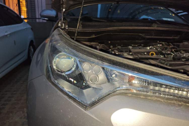 Used Toyota IZOA 2018 2.0L Yichi Version China VI Standard