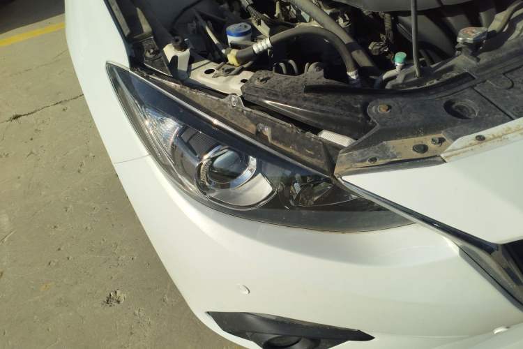 Used Mazda 3 Axela 2016 Sedan 1.5L Automatic Comfort Model Right Front Headlight