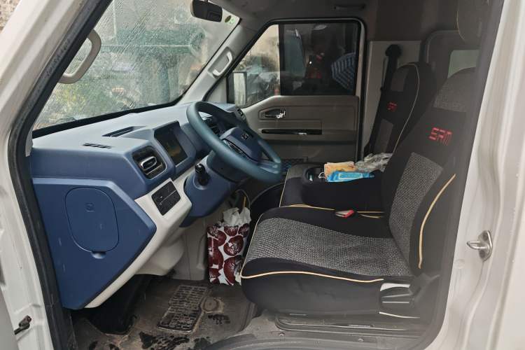 Used SRM New Energy E3L 2024 Standard 6-Seater Bus
