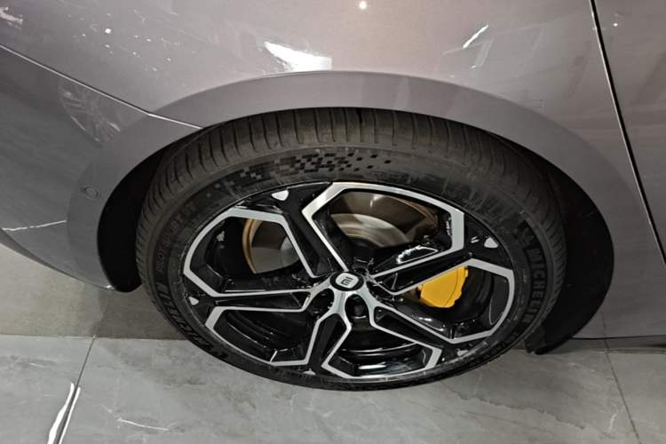 Used Xiaomi Auto SU7 2024 Four-Wheel Drive Ultra-Long Range Advanced Intelligent Driving Max Edition