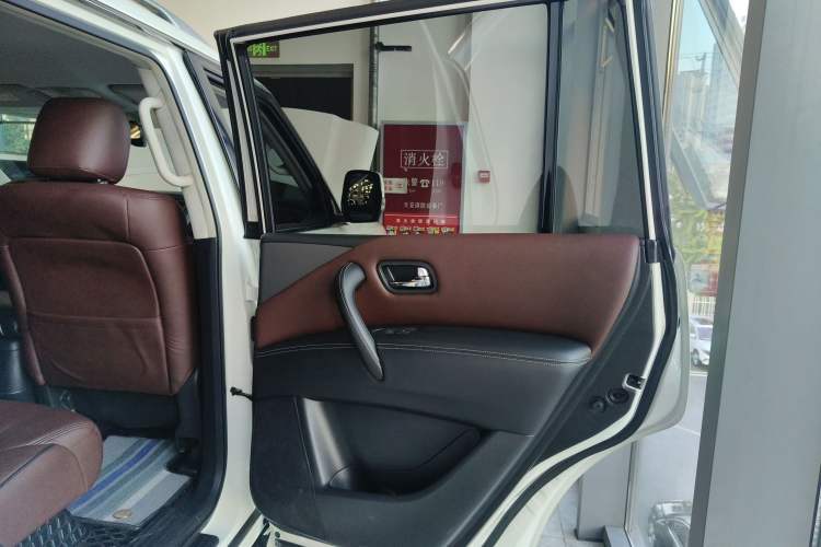 Used Nissan Patrol (Parallel Import) 2018 4.0L Automatic 7-Seater Middle East Version
