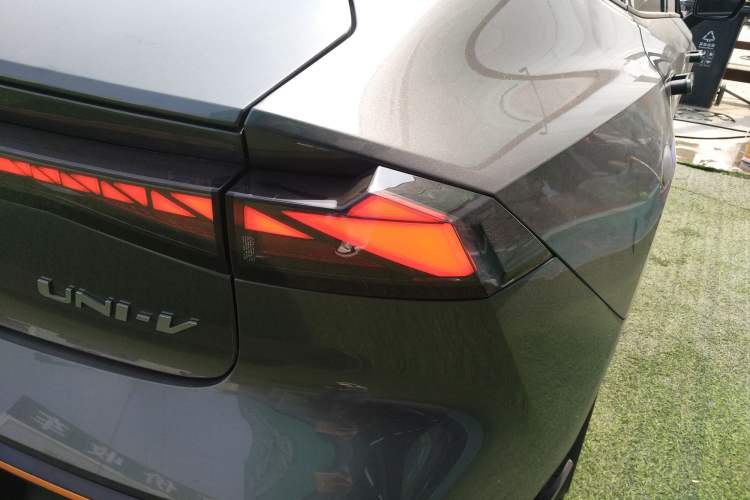 Used Changan UNI-V 2022 1.5T Sport Edition
