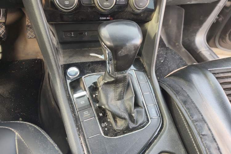 Used Volkswagen Tiguan L 2017 330TSI Automatic Two-Wheel Drive Luxury Edition
