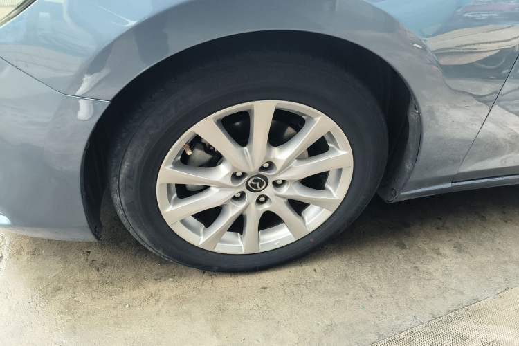 Used Mazda Atenza 2014 2.0L Blue Sky Deluxe Edition
