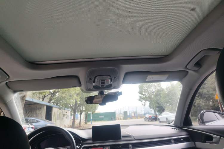 Used Audi A4L 2018 30th Anniversary Edition 40 TFSI Fashion Model
