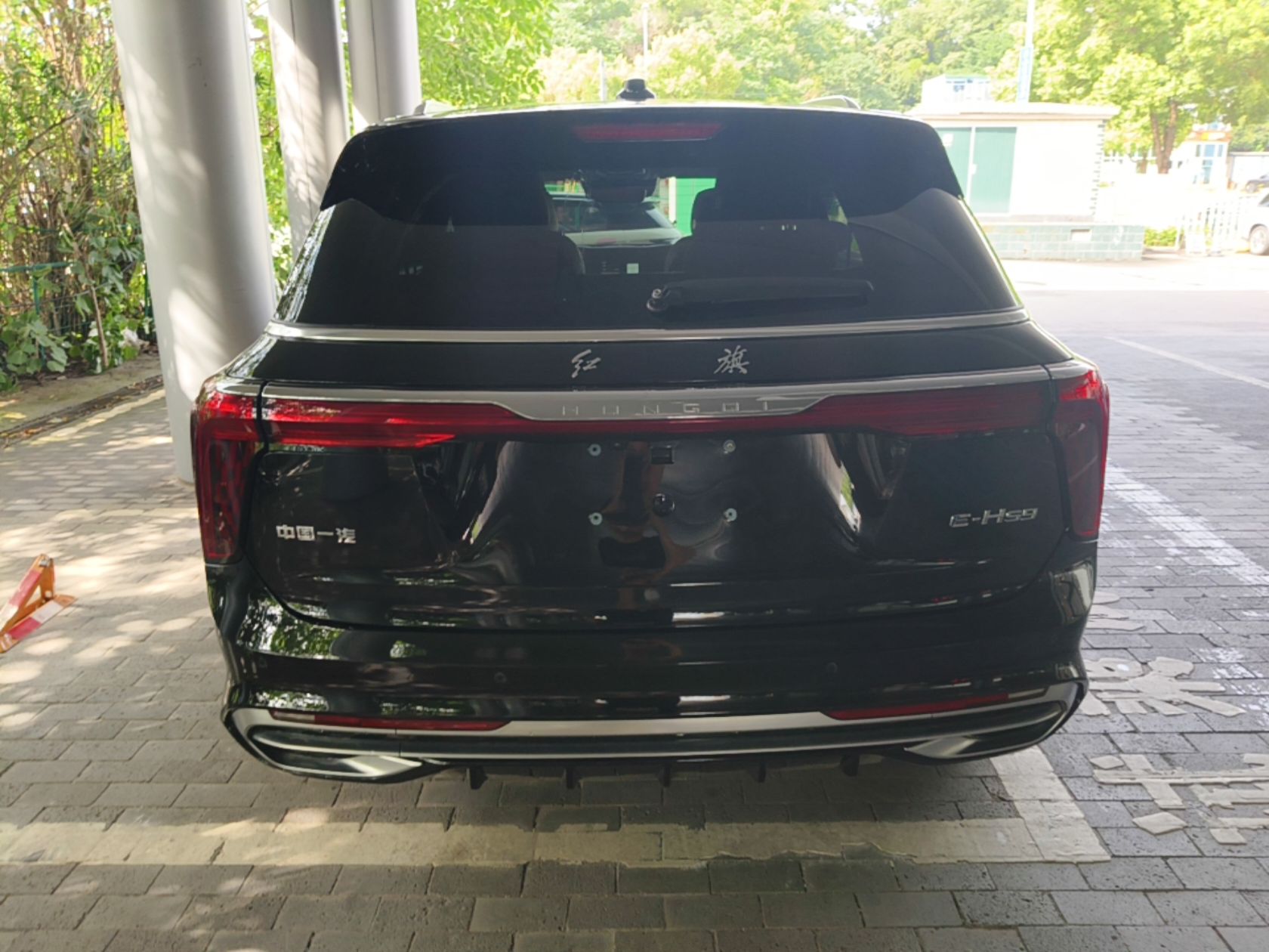 Hongqi E-HS9 2022 690 km Range Flagship Edition Six Seats — снимка 5