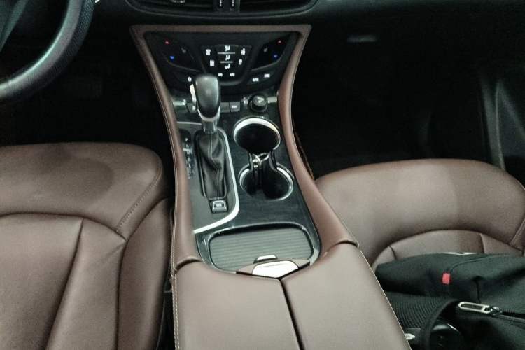 Used Buick Envision 2020 28T Four-Wheel Drive Elite Version Gear Lever